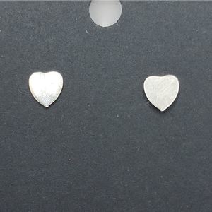 3/$30 🖤 VINTAGE 925 STERLING SILVER FLAT HEART EARRINGS